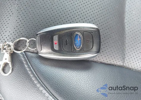 2015 Subaru Legacy 3.6R Limited из США, поврежденный, VIN 4S3BNEN69F3062623